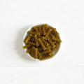 Close-up groene erwten fusilli – eiwitrijk en glutenvrij alternatief voor tarwepasta
